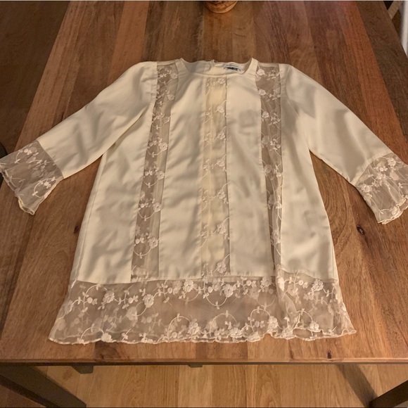 Tops - Gryphon Creme Blouse with lace Tops - Gryphon Creme Blouse with lace